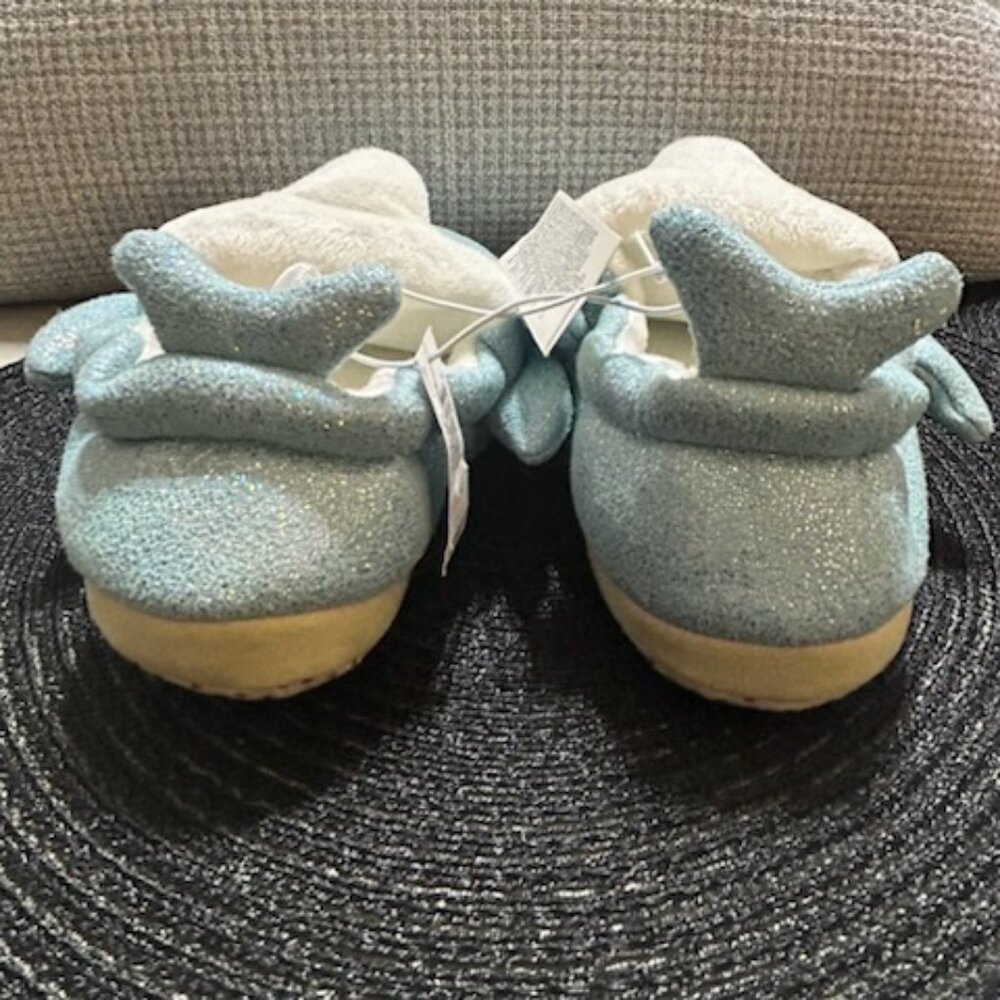 Old Navy - Shark Slippers, Toddler Size 11 - Picture 3 of 6